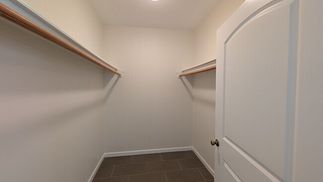 Building Photo - Spacious 4 bed 3 bath home near Diamond Head