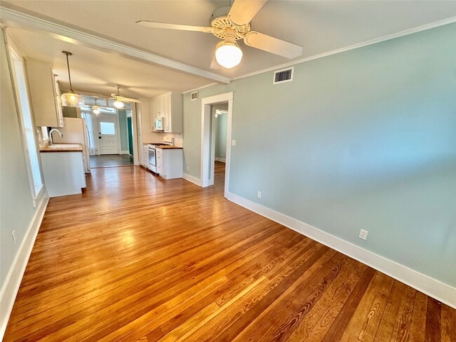 Building Photo - 2119 Avenue O 1/2