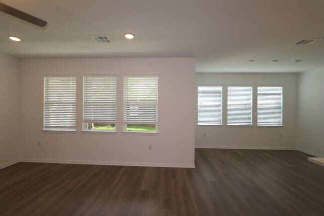 Building Photo - 1611 Iberville Dr