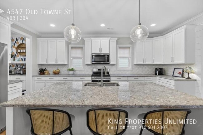 Building Photo - 4547 Old Towne St