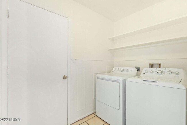 Building Photo - 5449 W Sierra St