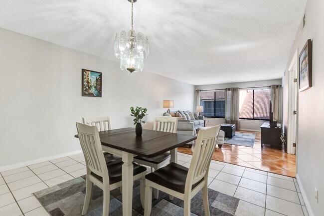 Building Photo - ** PALM RIVER ** 2 BED / 2 BATH - CONDO - NORTH NAPLES - TURNKEY - ANNUAL OR SHORT TERM RENTAL