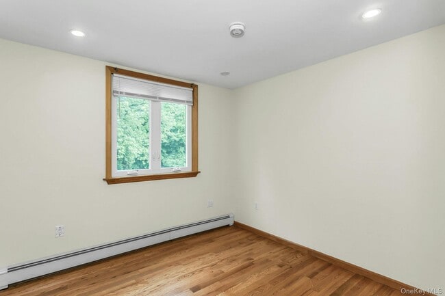 Building Photo - 717 3rd Ave