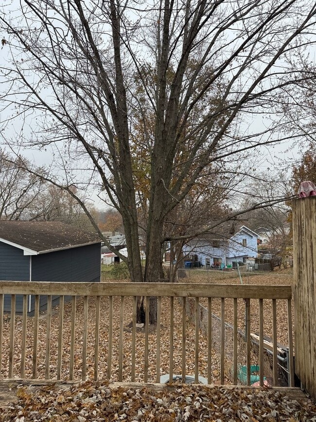 Building Photo - 2 bedroom duplex