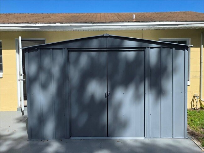Building Photo - 294 Valencia Ave