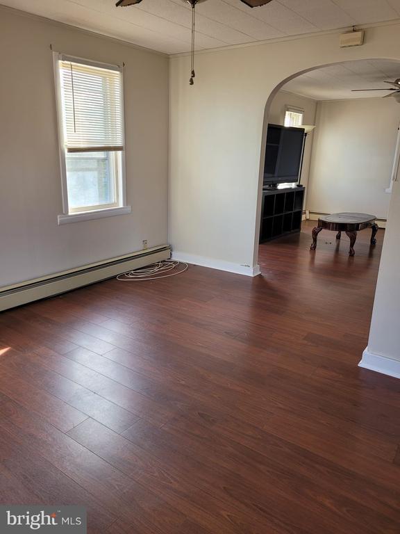 Building Photo - 308 Ash St