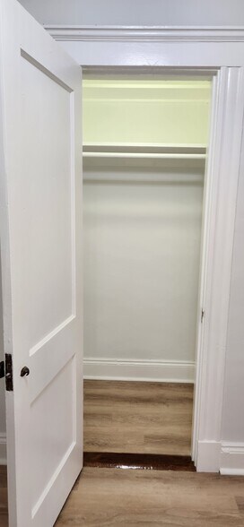 Building Photo - 110 Brainerd Rd