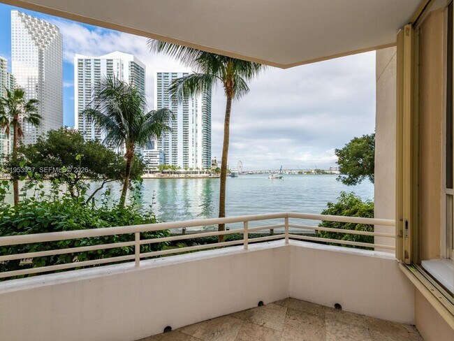 Building Photo - 888 Brickell Key Dr
