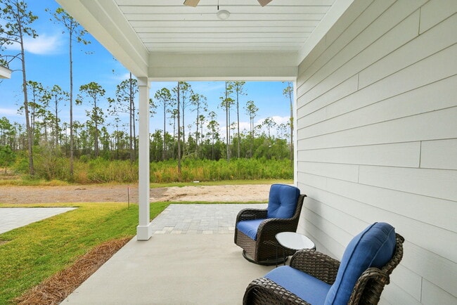 Building Photo - 323 Suwanee Dr