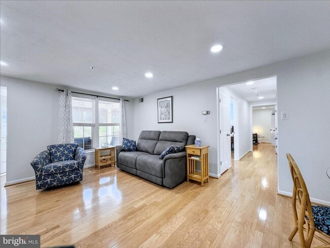 Building Photo - 3215 Katewood Ct