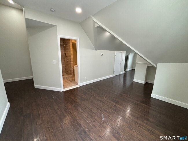 Building Photo - 241 Lewis St