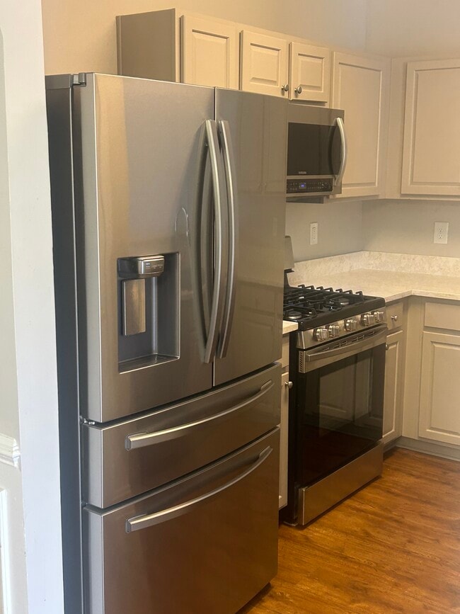 Building Photo - 282 Azalea Cir