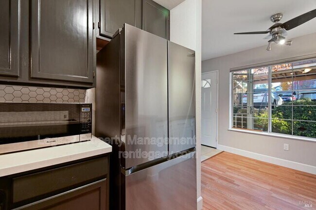 Building Photo - 145 Glenwood