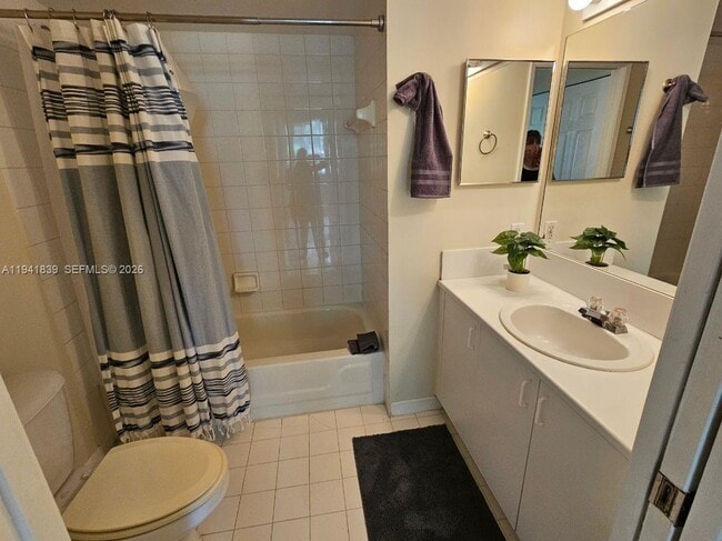 Building Photo - 111 Yacht Club Way