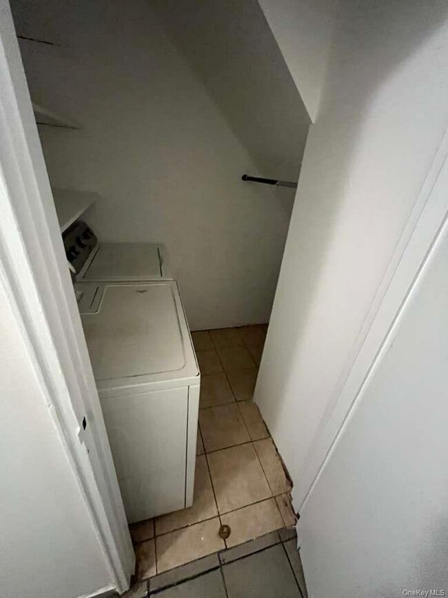 Building Photo - 24 McLaughlin Ave