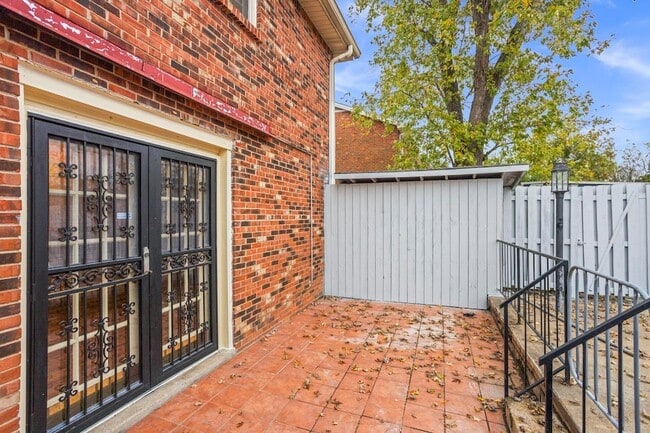 Building Photo - 2909 Cherry Hills Dr