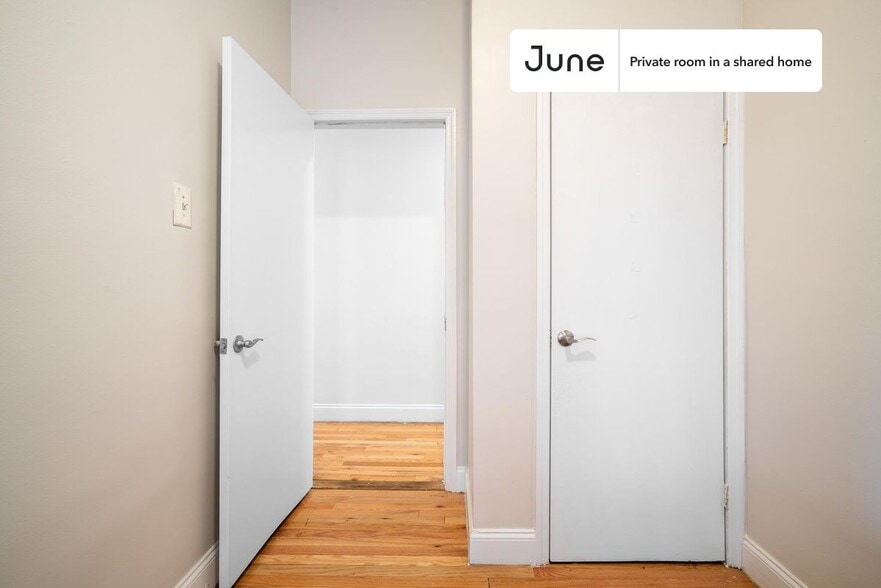 Building Photo - Room in Shared 4 bed/1 bath home in Central Harlem
