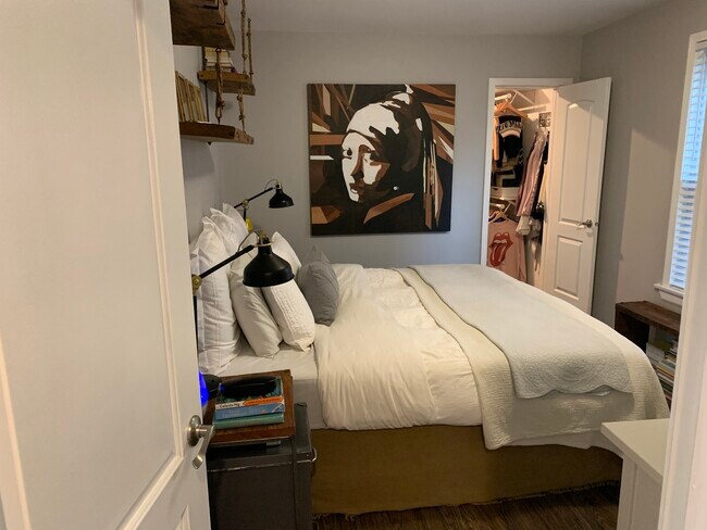 Building Photo - 146 N Brockway St