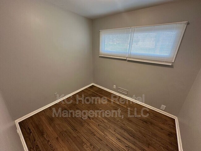 Building Photo - 7309 E 111th Terrace