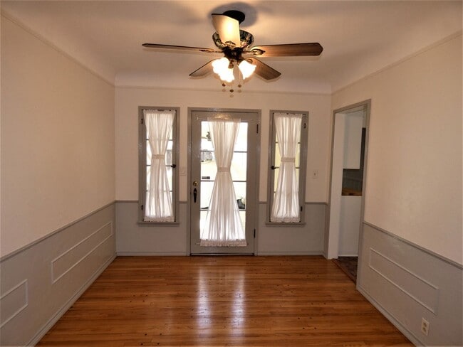 Building Photo - *Available NOW in Whittier!*