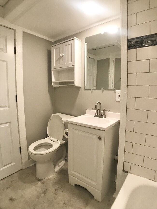 Bathroom - 864 Walker St