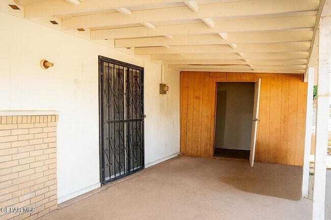 Building Photo - 10533 Tareyton St