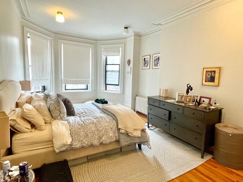 Building Photo - 140 Marlborough St