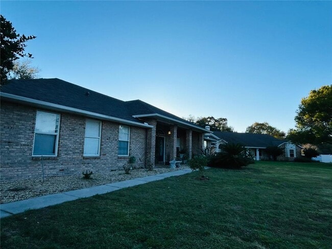 Building Photo - 2396 Nightingale Ln