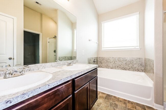 Building Photo - 1664 Rd 5102