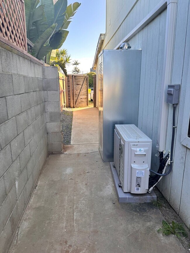 Building Photo - 352 Bonito Ave