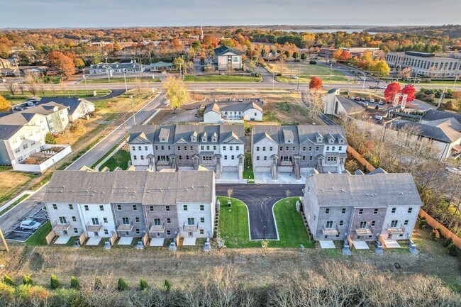 Building Photo - 210 Charlotte Everly Cir