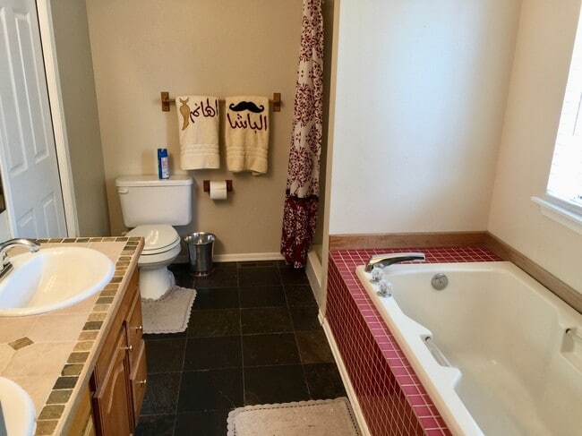 Building Photo - 5607 Lakeland Hills Way SE