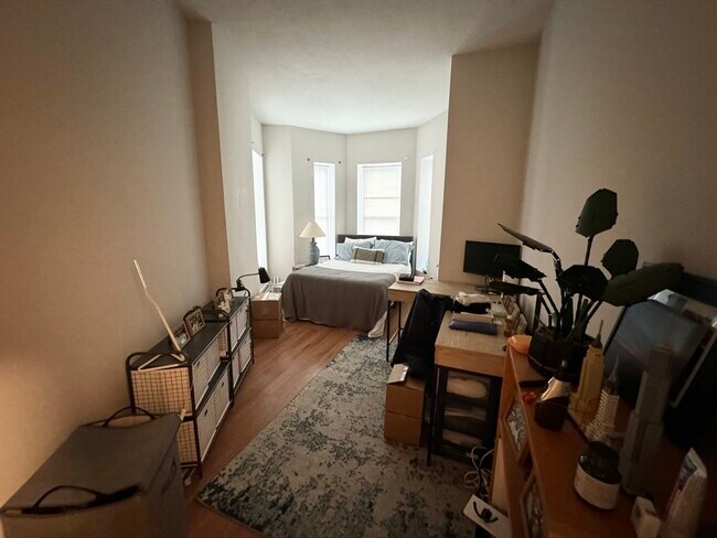 Building Photo - 96 Hammond St