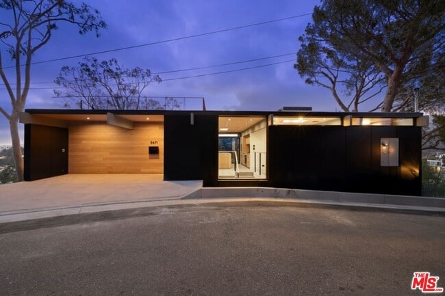 Building Photo - 5671 Spreading Oak Dr