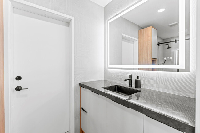 Building Photo - 1725 NE 23rd Ave