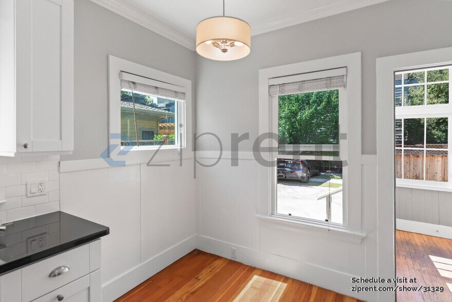 Building Photo - 216 Emerson St