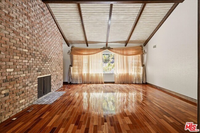 Building Photo - 4131 Mantova Dr