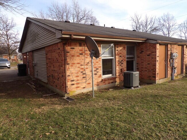 Building Photo - 115 Potomac Ct