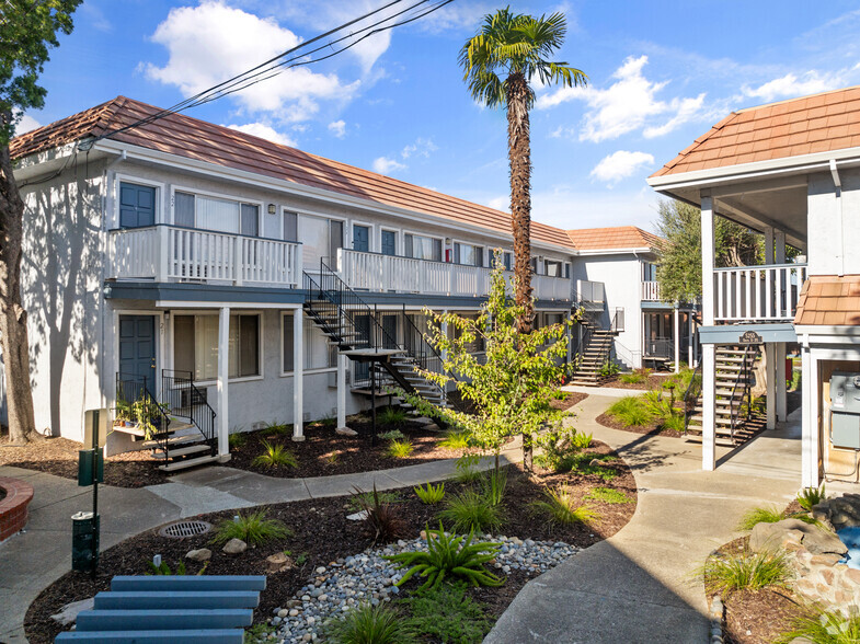 Primary Photo - Del Coronado Apartments