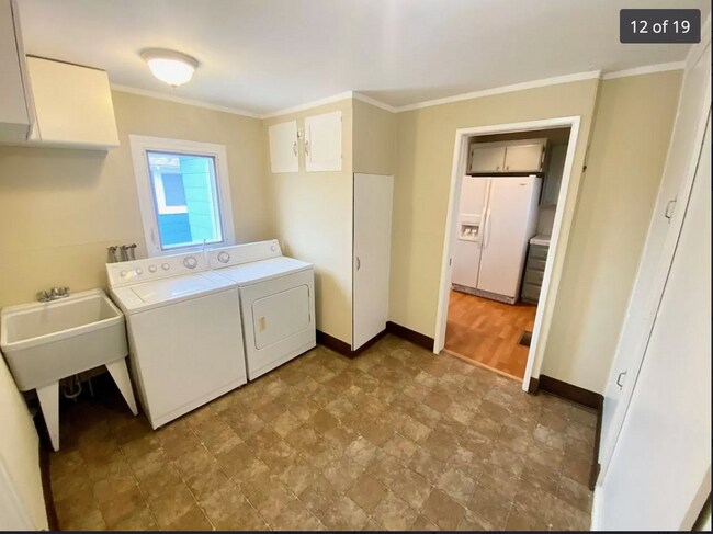 Building Photo - Don't miss out!! 2 Br/1 BA Home!!