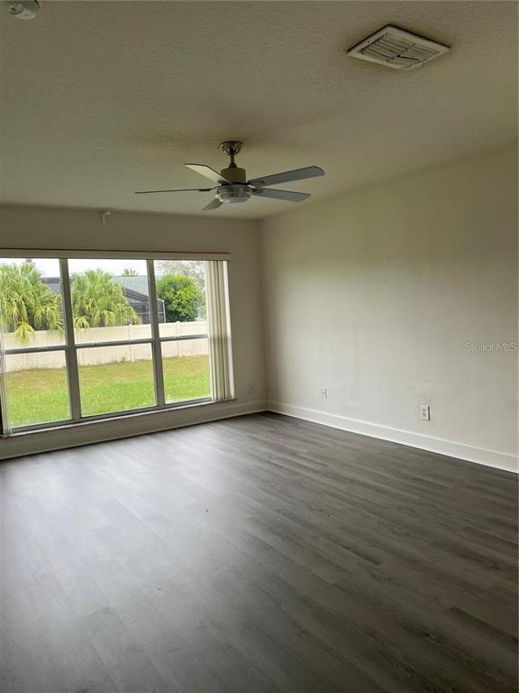 Building Photo - 3257 Falcon Point Dr