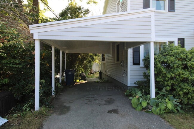 Building Photo - 163 Winnacunnet Rd