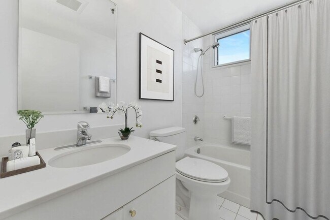 Building Photo - 4 Canal Park