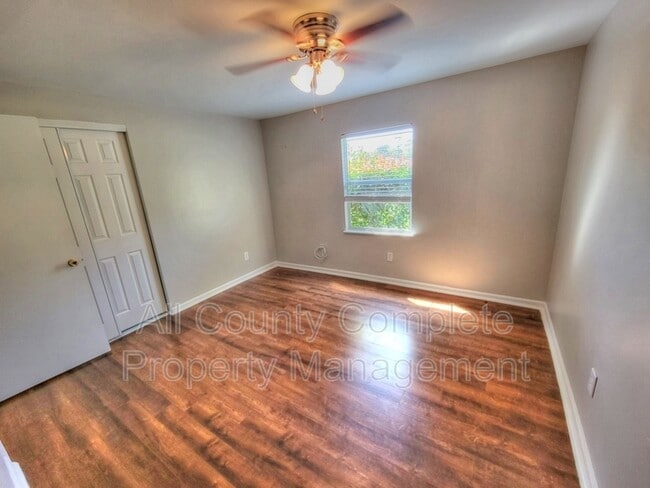 Building Photo - 10881 Key Coral Dr