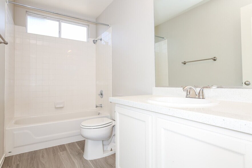 Building Photo - 4911 Dunvegan Ct