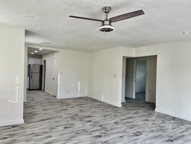 Building Photo - 4301 Mesa Grande Pl SE