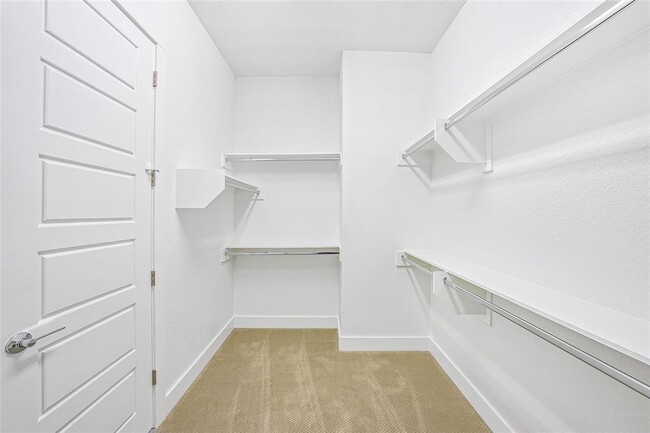 Building Photo - 5804 Toscana Ave