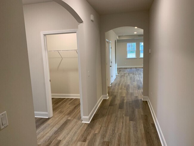 Building Photo - 2445 Bent Oak Rd