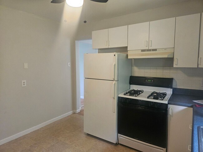 Building Photo - 414 S Cadillac Dr