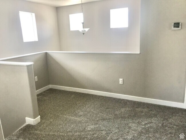 Building Photo - 455 S 390 W